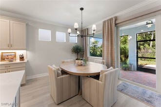 394 Deauville Lp in Naples, FL - Foto de edificio - Building Photo