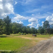 5812 Malpass Corner Rd in Currie, NC - Building Photo - Building Photo