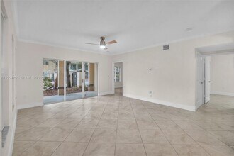 2498 Centergate Dr in Miramar, FL - Building Photo - Building Photo