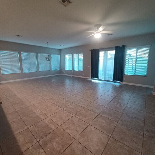 14360 W Corrine Dr in Surprise, AZ - Building Photo - Building Photo