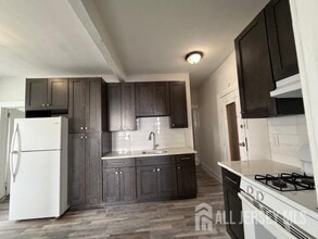 474 Rahway Ave in Woodbridge Township, NJ - Building Photo - Building Photo