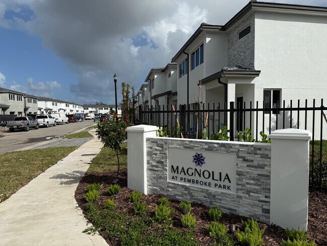 property at 5060 SW 37th St