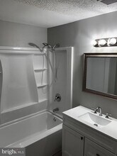 1133 Livingston Ave-Unit -16A in North Brunswick, NJ - Building Photo - Building Photo