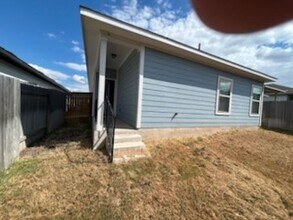 612 Barbary Coast Ln in Jarrell, TX - Building Photo - Building Photo