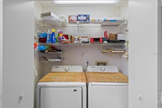 9288 New Orleans Dr in Spring Hill, FL - Building Photo - Building Photo