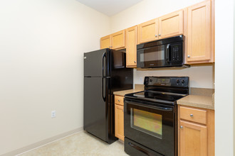 Darley Village - Senior Living in Muskegon, MI - Foto de edificio - Interior Photo