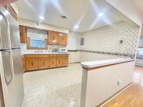 47 Country Village Ct in Bayonne, NJ - Building Photo - Building Photo