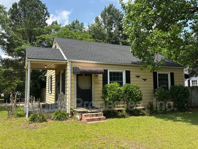 property at 615 S Andrews Ave