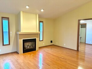 4537 SW Arnold St in Portland, OR - Building Photo - Building Photo