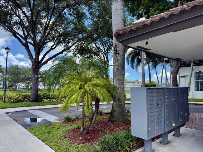11468 NW 77th St in Doral, FL - Building Photo - Building Photo