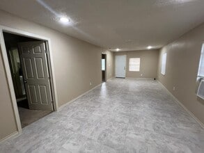 891 Washington St in Beaumont, TX - Building Photo - Building Photo