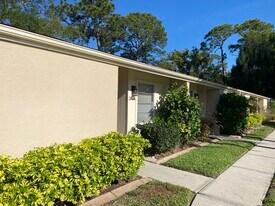 2616 Woodgate Ln in Sarasota, FL - Building Photo