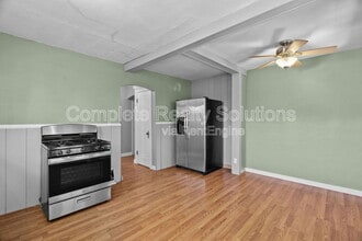 8028 Wynwood Dr in Affton, MO - Foto de edificio - Building Photo