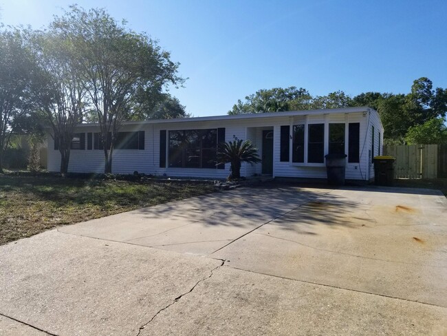 302 Smith Dr NE in Fort Walton Beach, FL - Building Photo - Building Photo