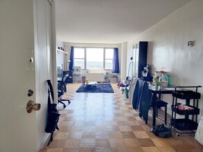70-25 Yellowstone Blvd in Queens, NY - Building Photo - Building Photo