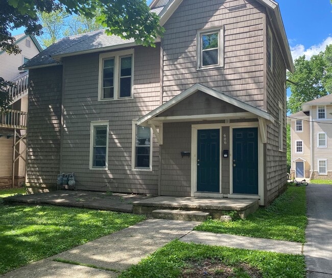 property at 606 W Elm St