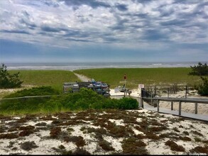 265 Dune Rd in Westhampton Beach, NY - Building Photo - Building Photo