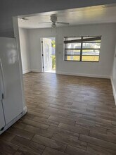 221 SW 68th Ave in Pembroke Pines, FL - Building Photo - Building Photo