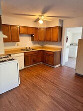 1421 Pine St in Iowa City, IA - Building Photo - Building Photo