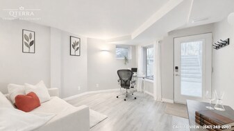 87 Leroy Av in Toronto, ON - Building Photo
