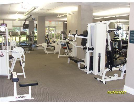 3000 S Ocean Dr, Unit 822 in Hollywood, FL - Foto de edificio - Building Photo