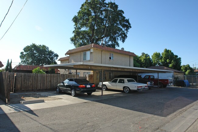 515 N Church St in Visalia, CA - Foto de edificio - Building Photo