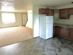 52 Soltis Drive in Irwin, PA - Building Photo - Building Photo
