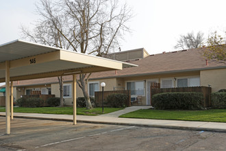 View Road Apartments in Hanford, CA - Building Photo - Building Photo