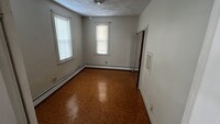 108 Orleans St, Unit 1 in Boston, MA - Building Photo - Building Photo