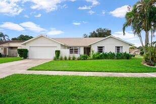 1019 Larch Way in Wellington, FL - Building Photo