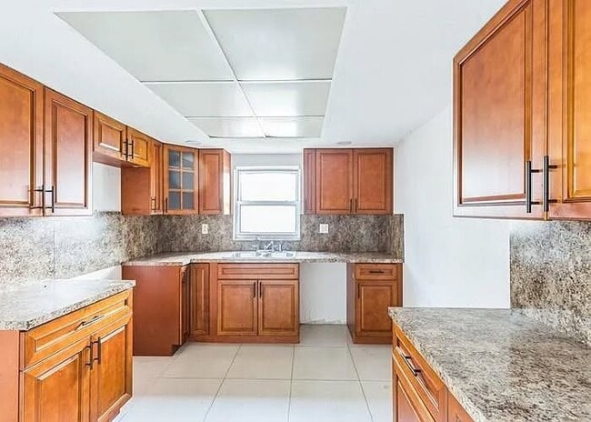 8008 SW 6th St in North Lauderdale, FL - Building Photo - Building Photo