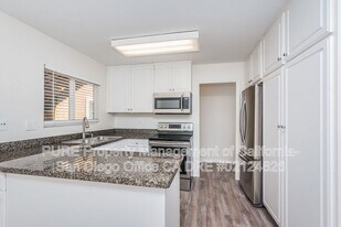 17129 W Bernardo Dr in San Diego, CA - Building Photo