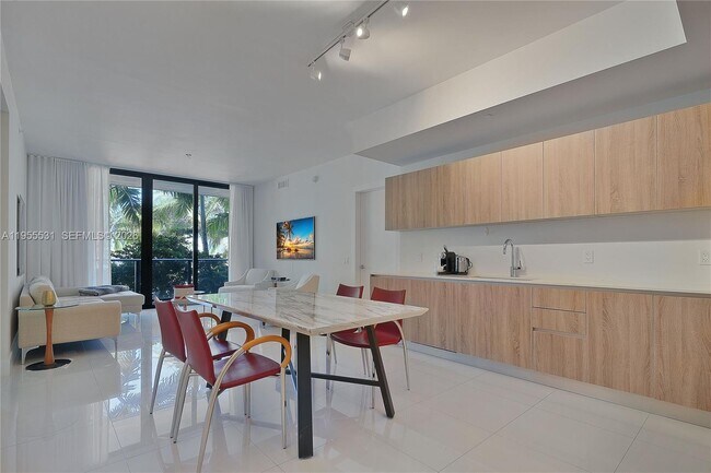 2960-2960 NE 207th St in Aventura, FL - Building Photo - Building Photo