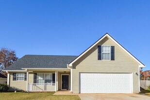 608 Fieldcrest Dr in Mcdonough, GA - Building Photo