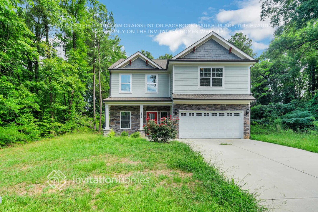 232 Austin Dr in Charlotte, NC - Foto de edificio