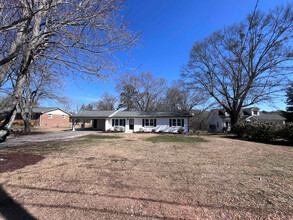 362 St Mark Rd in Taylors, SC - Building Photo - Building Photo