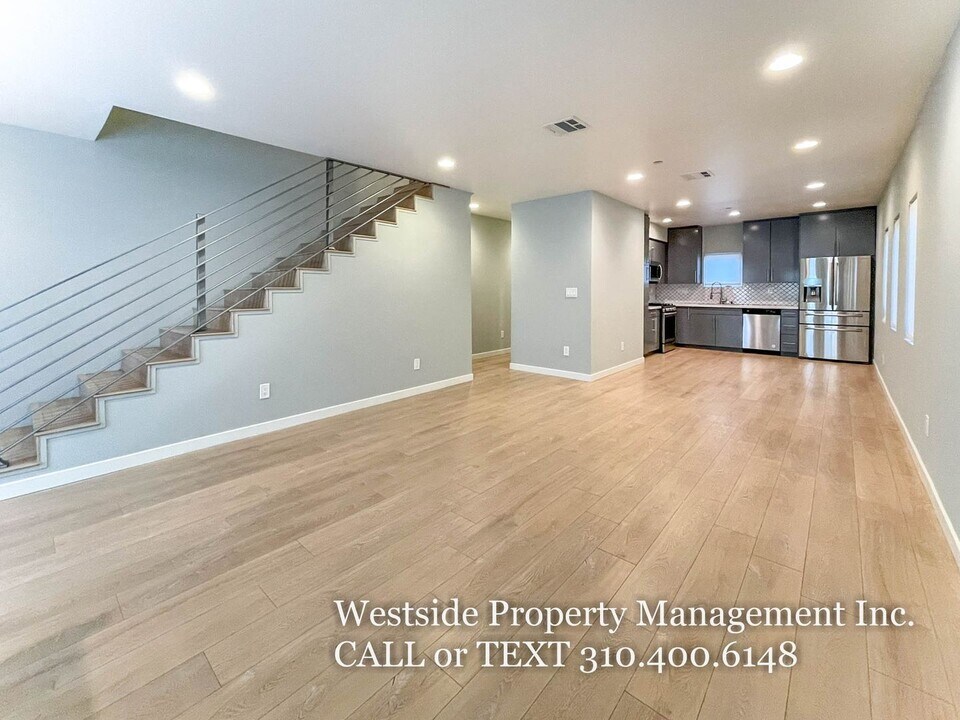 5844 1/2-6548 La Mirada Ave in Los Angeles, CA - Building Photo