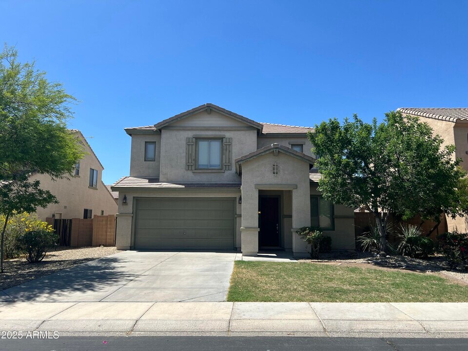 6734 W Blackstone Ln in Peoria, AZ - Building Photo
