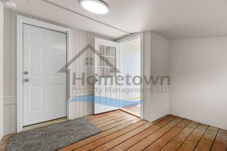 5411 E Grove Ave in Athol, ID - Building Photo - Building Photo