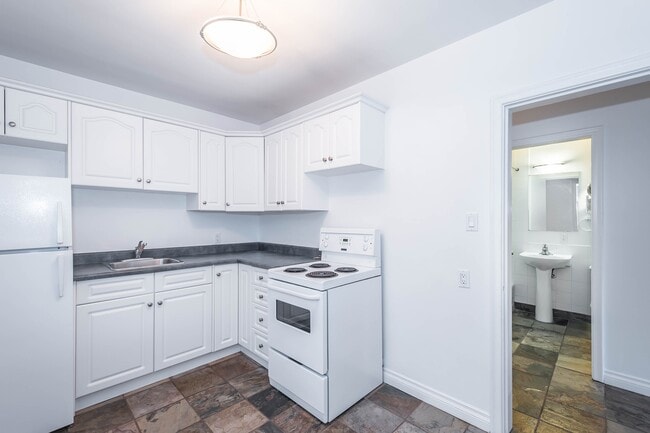 Burnbrae in Edmonton, AB - Building Photo - Building Photo