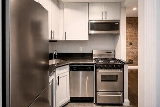 250 E 50th St, Unit 2B in New York, NY - Foto de edificio - Building Photo