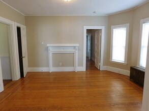 12 Cutter Ave, Unit 1 in Somerville, MA - Building Photo - Building Photo