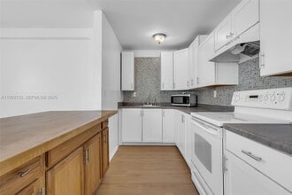 2809 SW 23rd Ter, Unit 2807 in Miami, FL - Building Photo - Building Photo