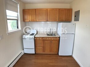 160 N Beacon St in Boston, MA - Building Photo - Building Photo