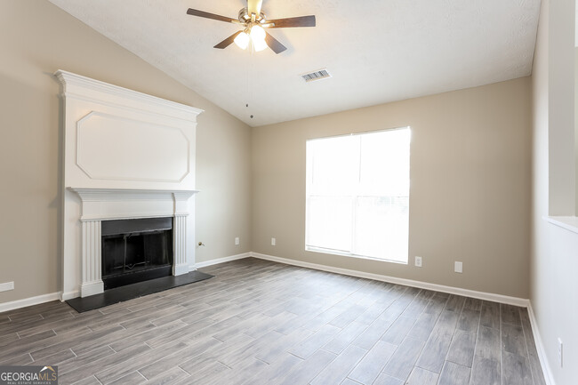 6401 Alford Cir in Lithonia, GA - Building Photo - Building Photo