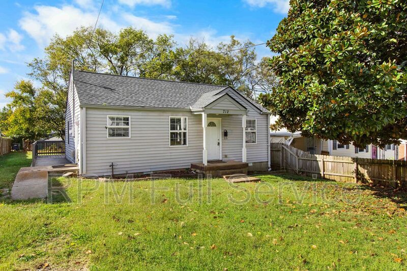 712 Myrtle St in Nashville, TN - Building Photo