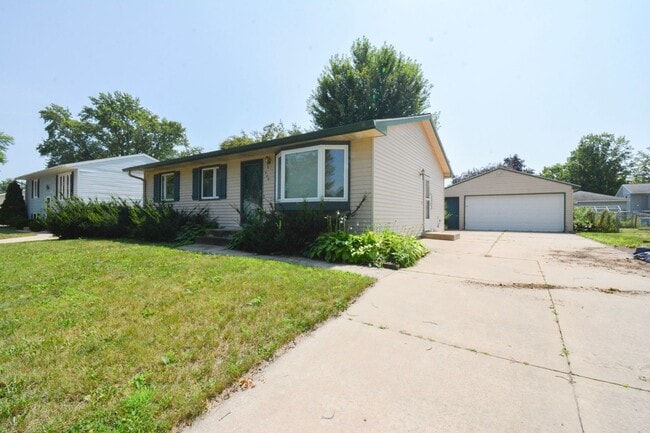 property at 960 17th St SE