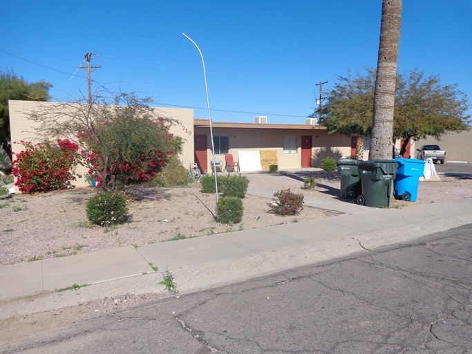 720-730 E Siesta Dr in Phoenix, AZ - Building Photo