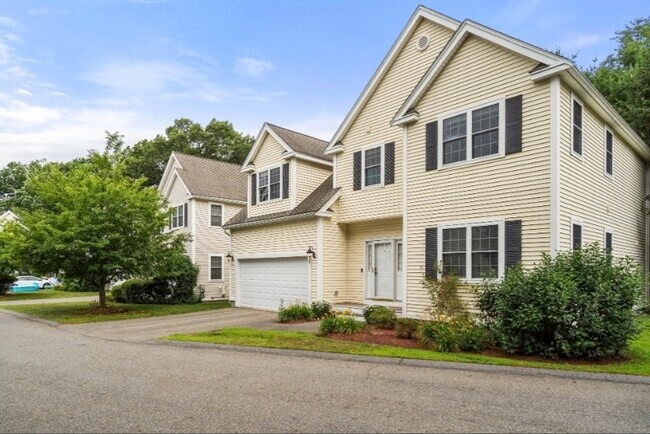 5 Equestrian Ln in Chelmsford, MA - Building Photo - Building Photo