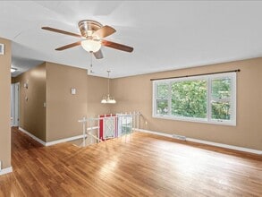 1230 Searle Dr in Normal, IL - Building Photo - Building Photo